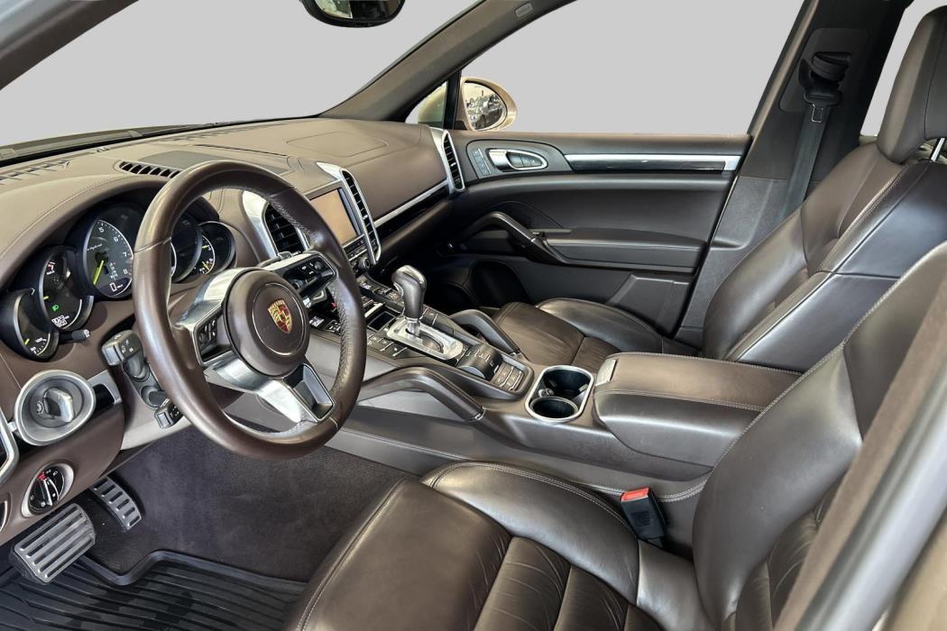 PORSCHE Cayenne 2015