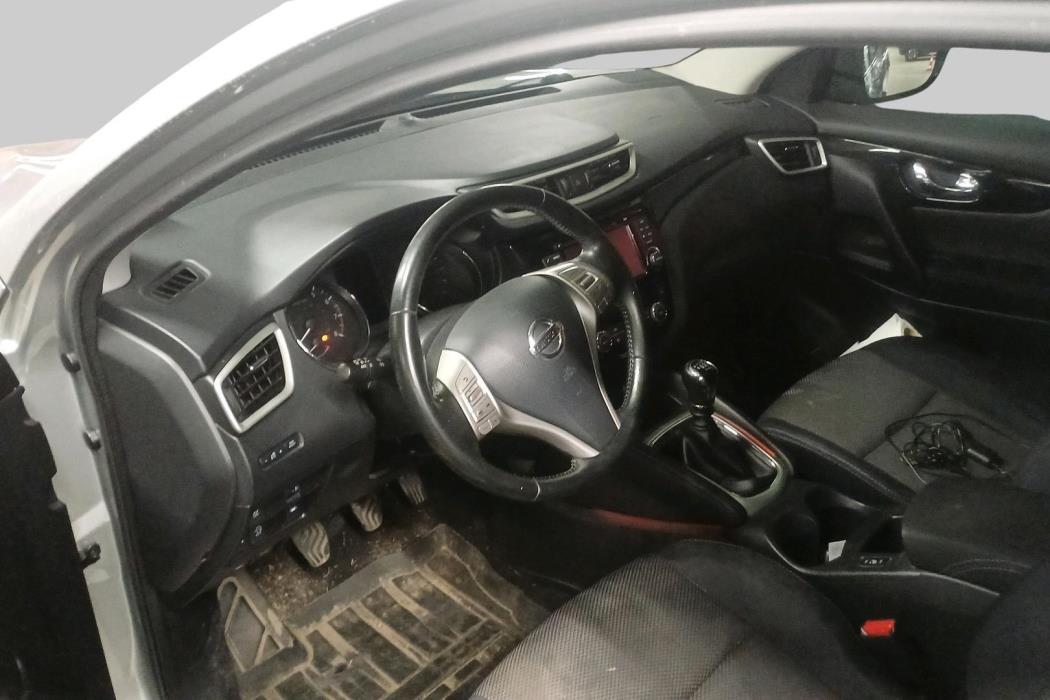 NISSAN Qashqai 2015