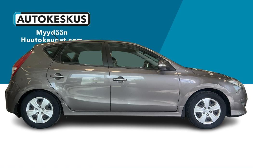 HYUNDAI i30 2011