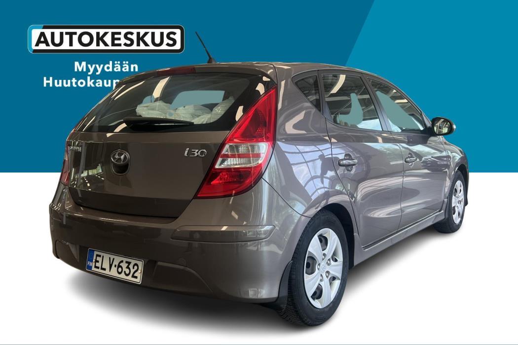 HYUNDAI i30 2011