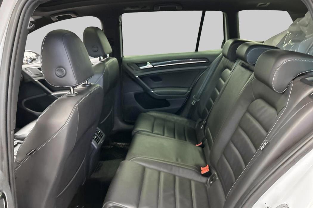 VOLKSWAGEN Golf 2015