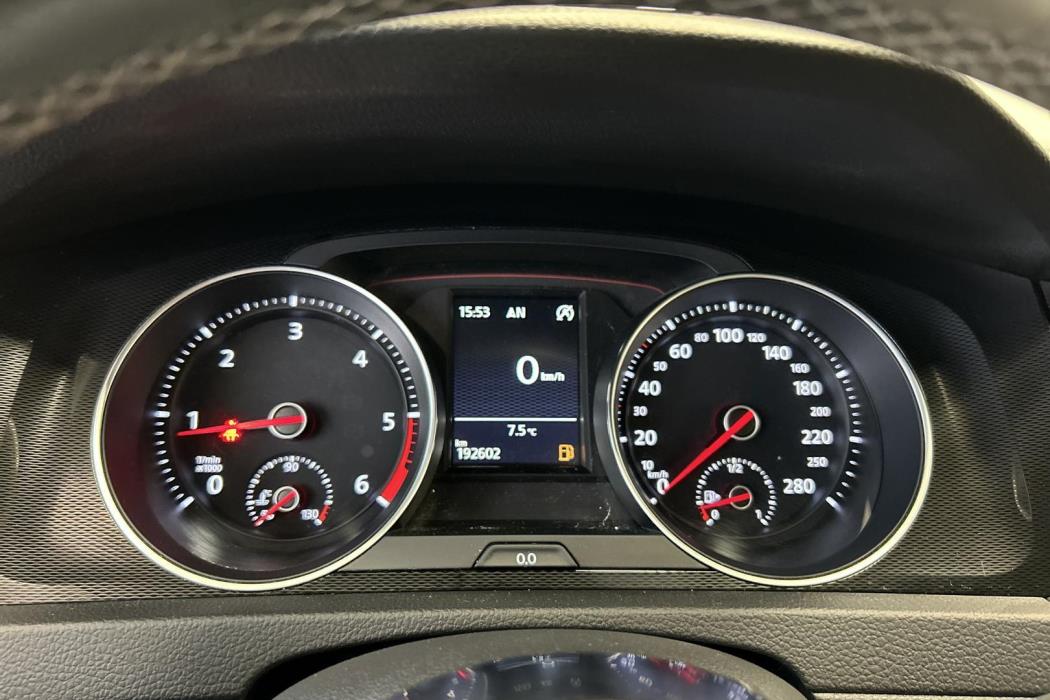 VOLKSWAGEN Golf 2015