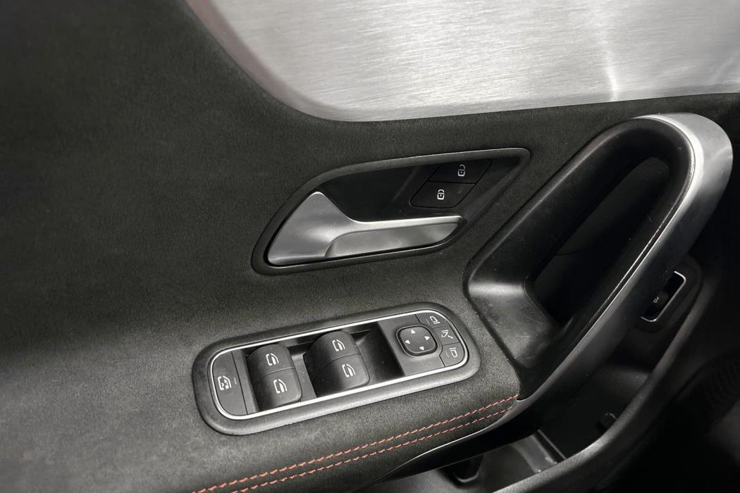 MERCEDES-BENZ CLA 2021