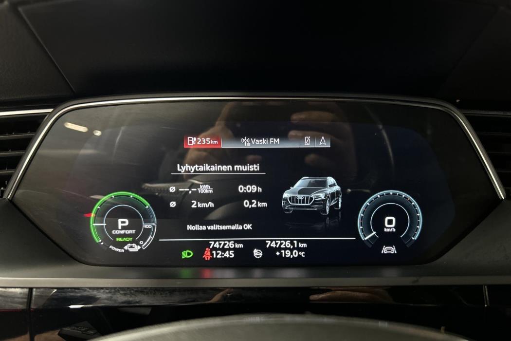 AUDI e-tron 2020