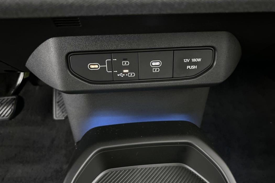 KIA EV4 2025
