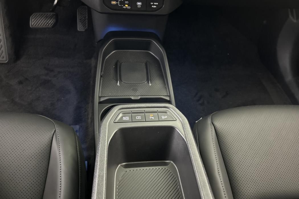 KIA EV4 2025