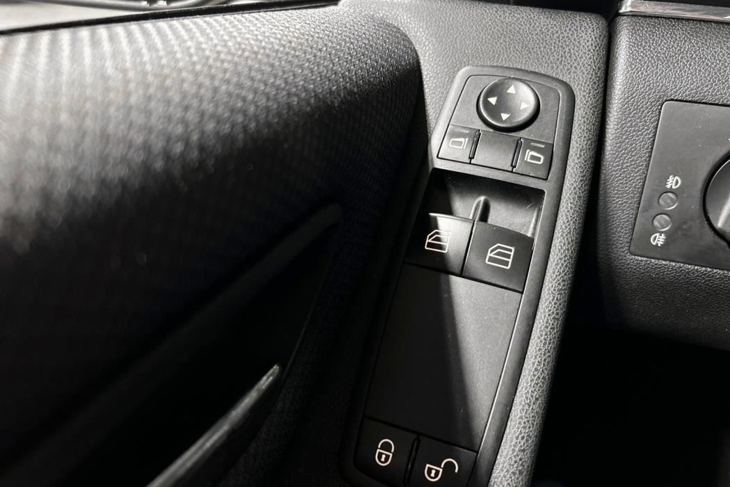 MERCEDES-BENZ B 2010