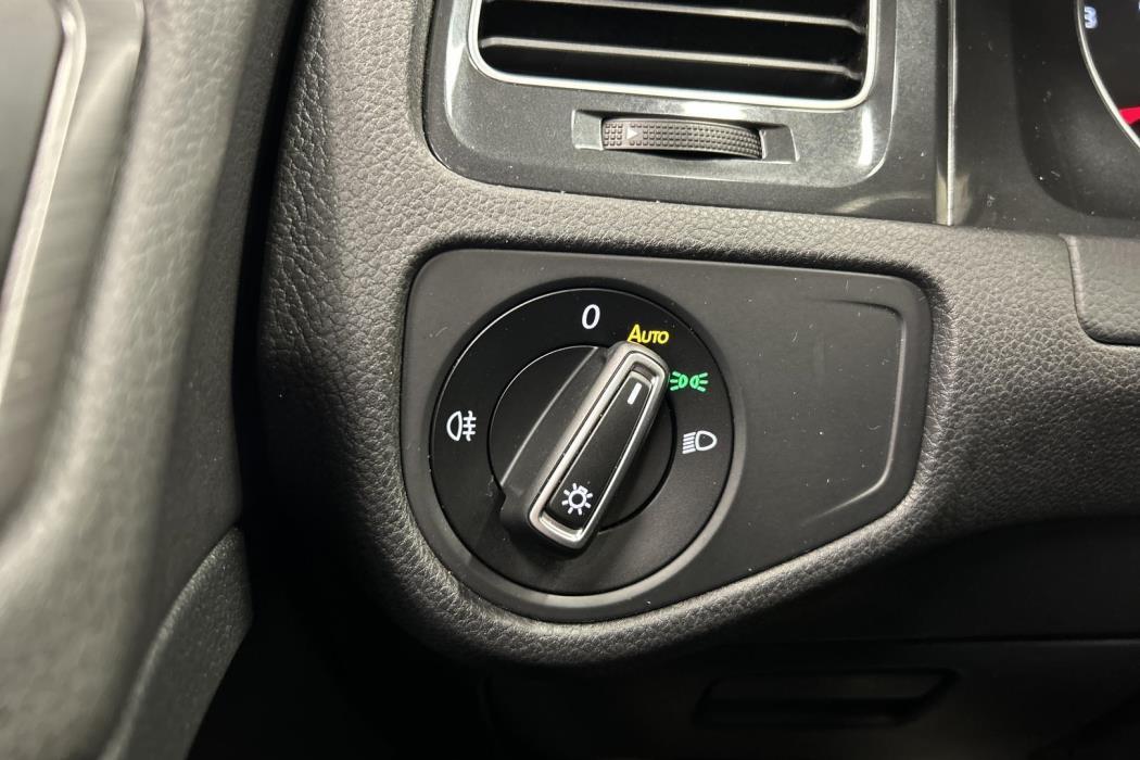 VOLKSWAGEN Golf 2018