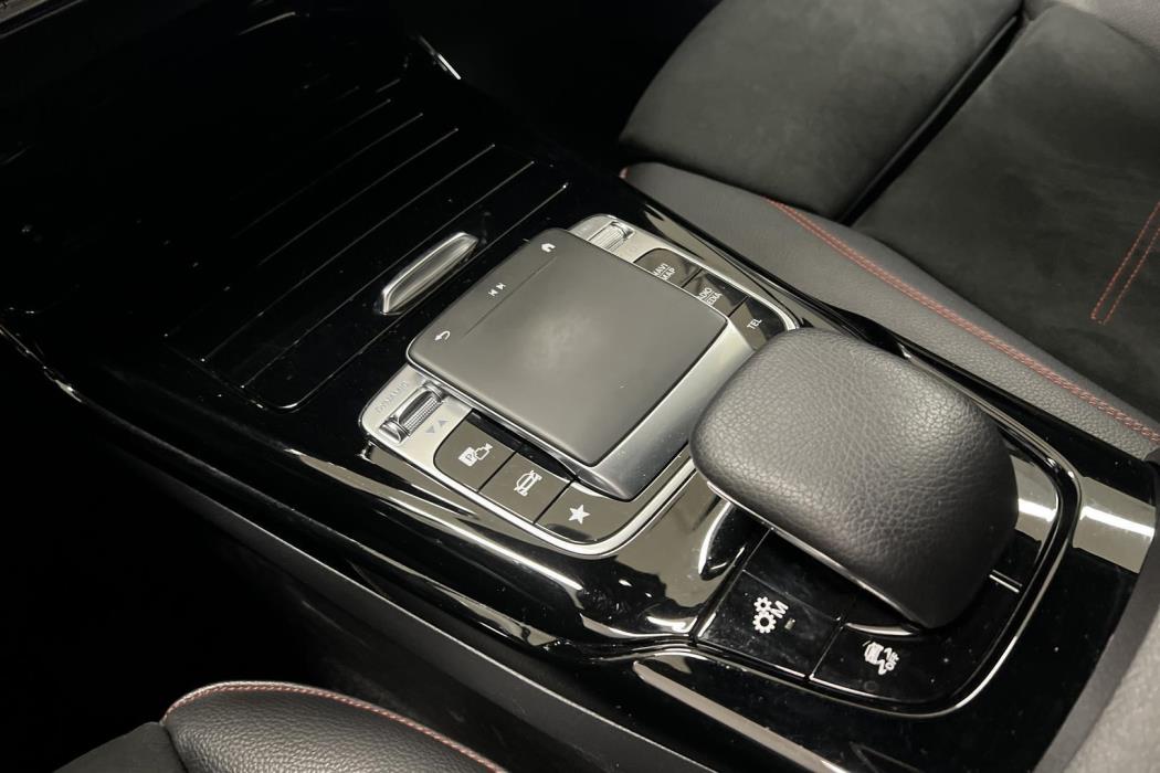 MERCEDES-BENZ A 35 AMG 2019