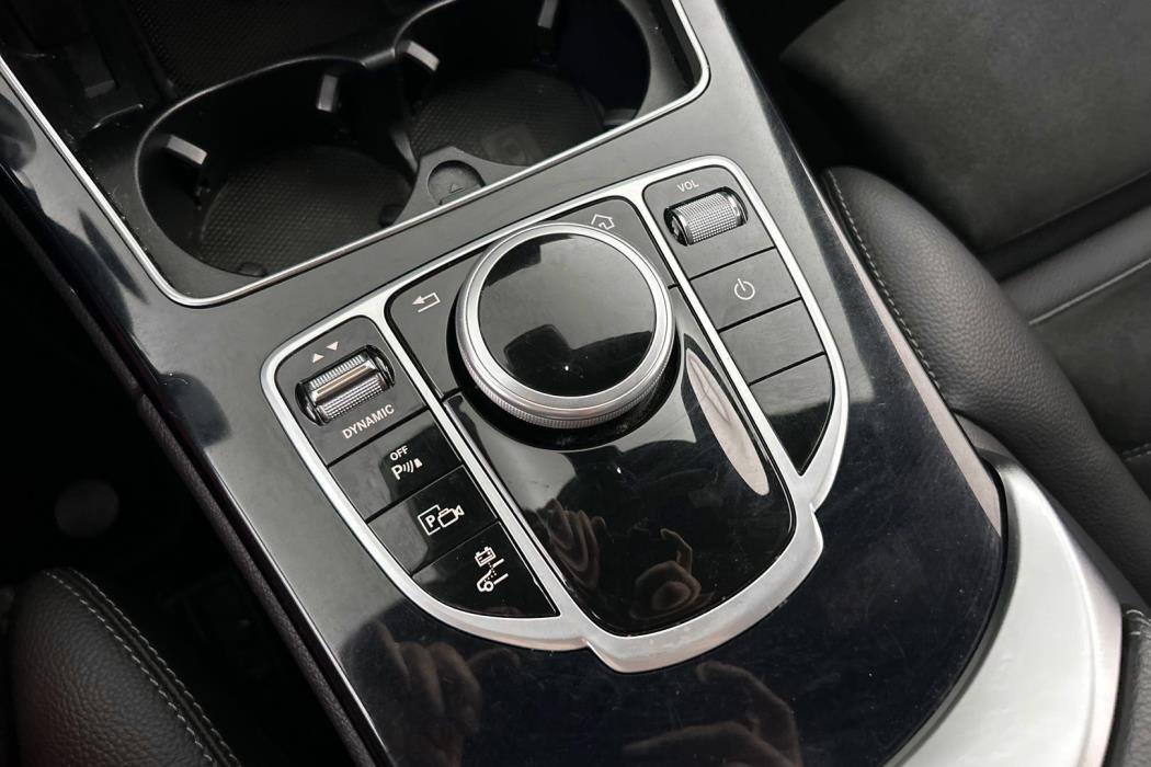 MERCEDES-BENZ C 2020