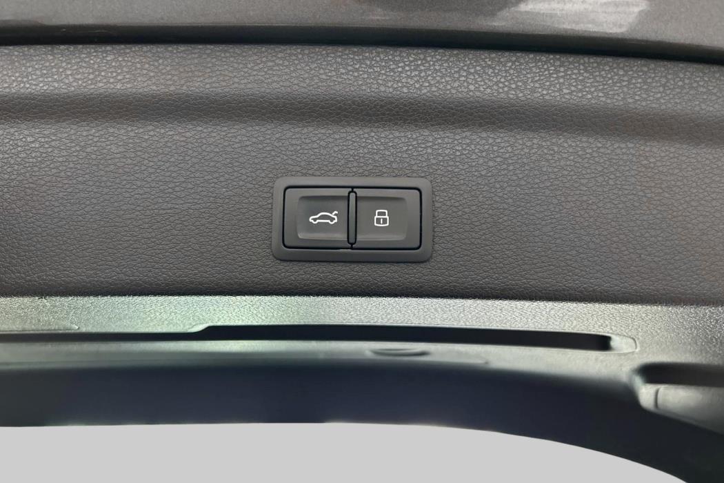 AUDI Q3 2021