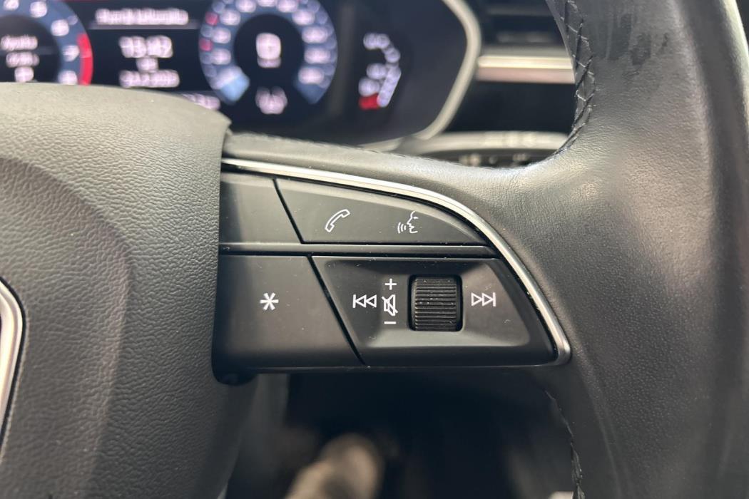 AUDI Q3 2021