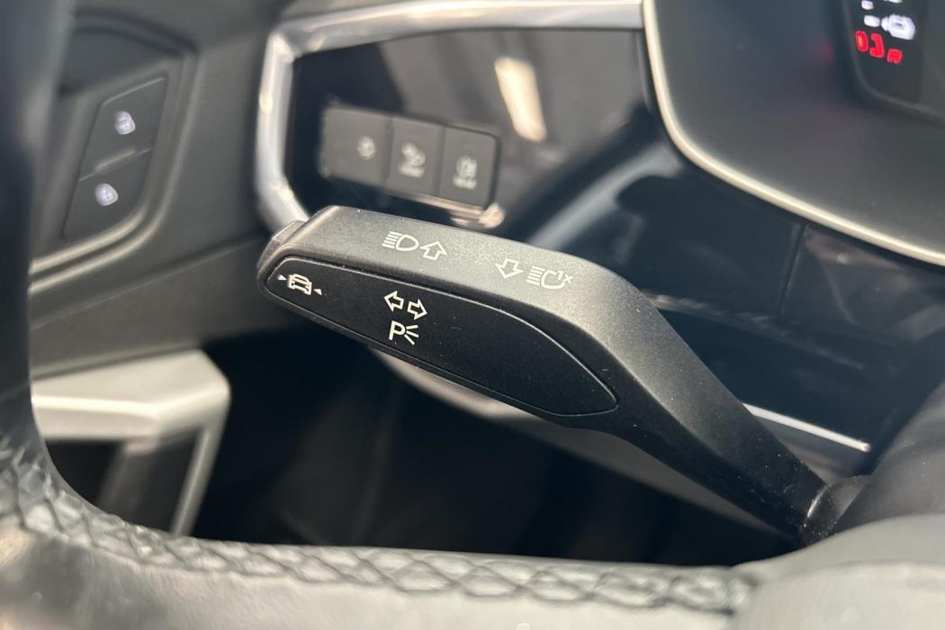 AUDI Q3 2021