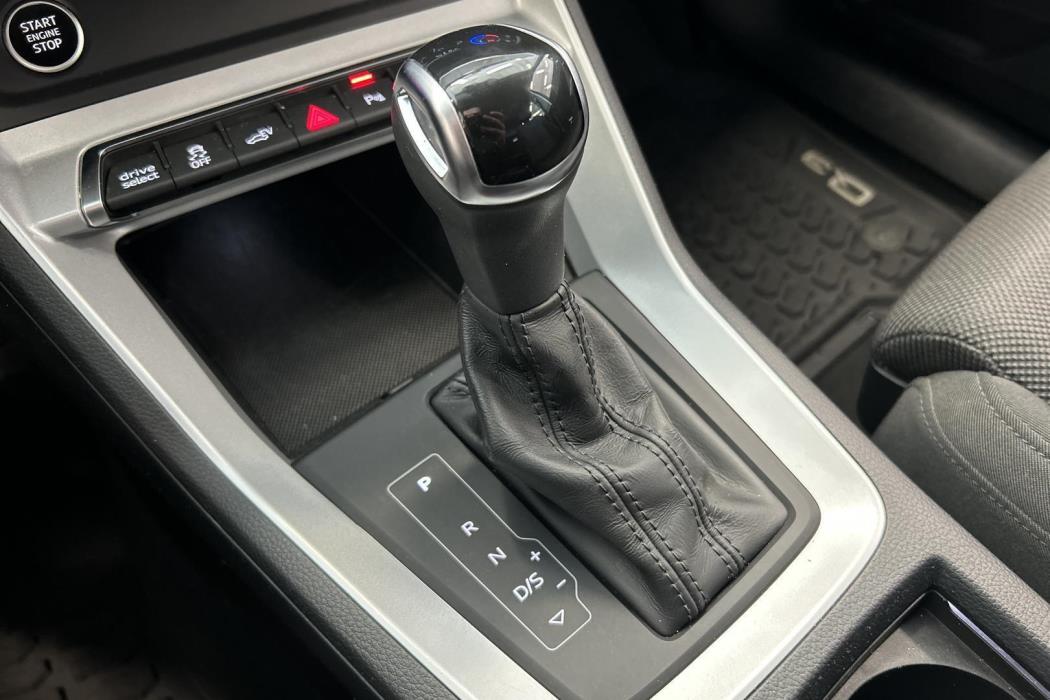 AUDI Q3 2021