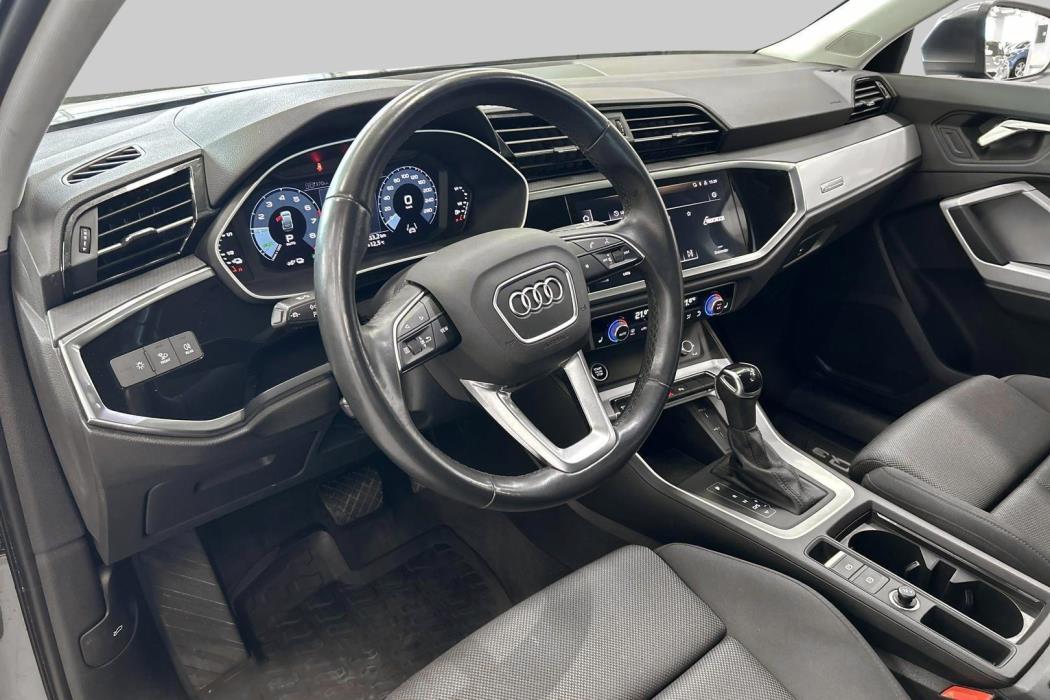 AUDI Q3 2021