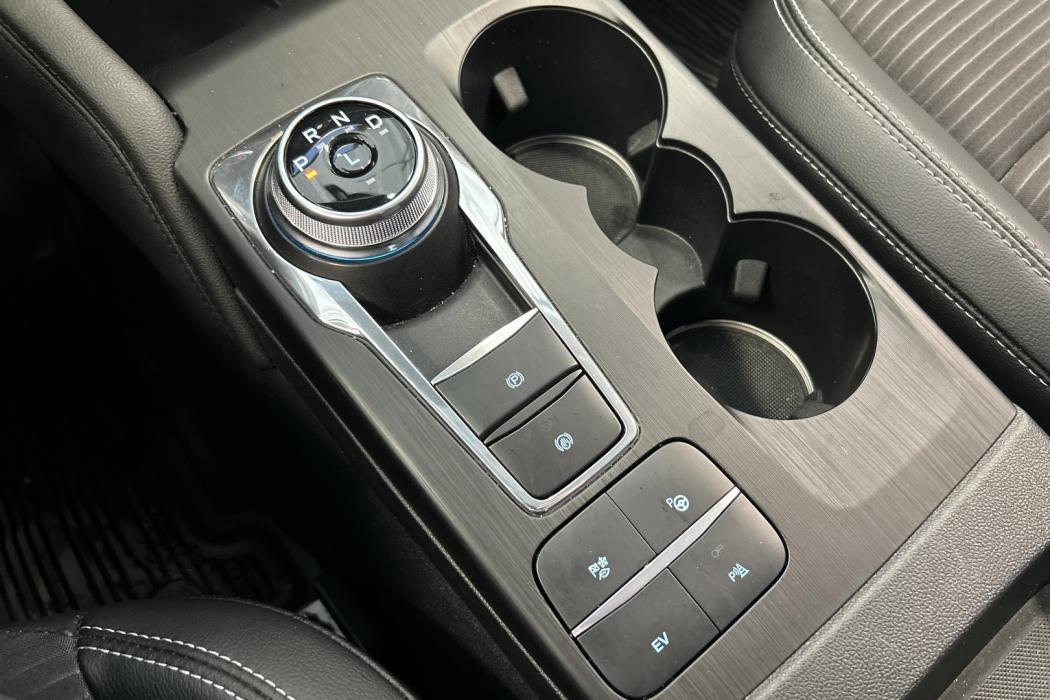 FORD Kuga 2023