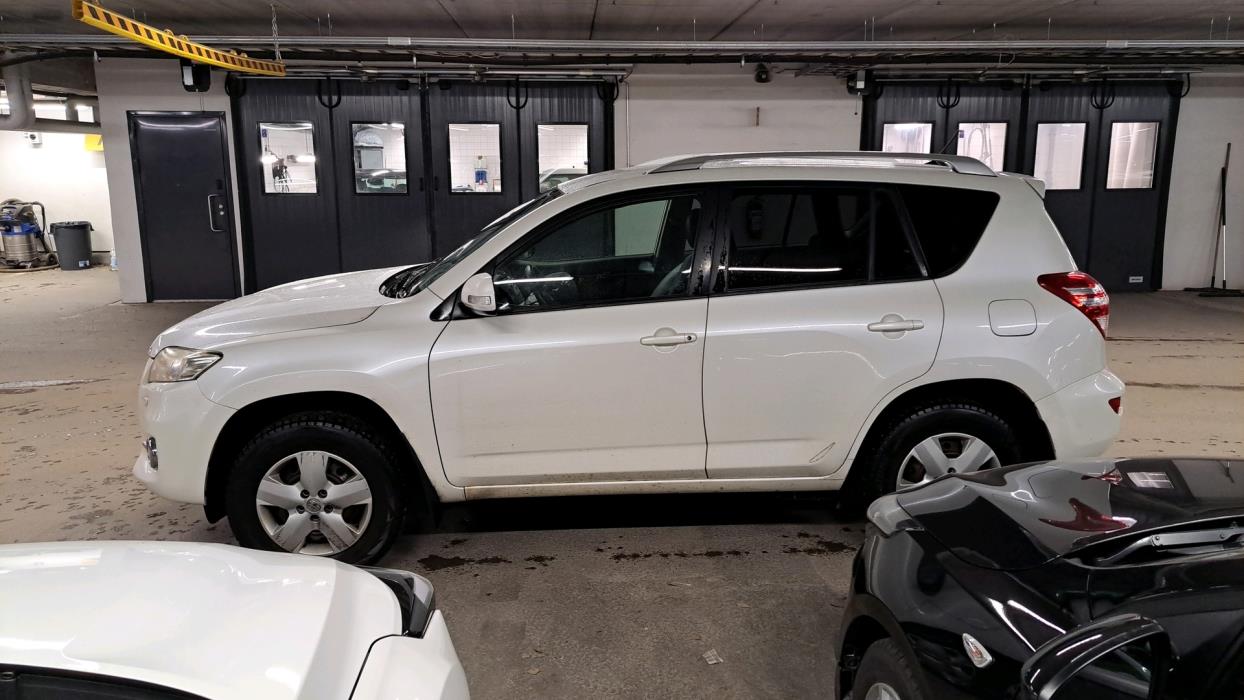 TOYOTA RAV4 2011