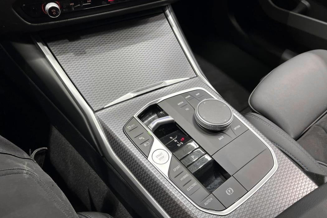 BMW 3-SARJA 2024