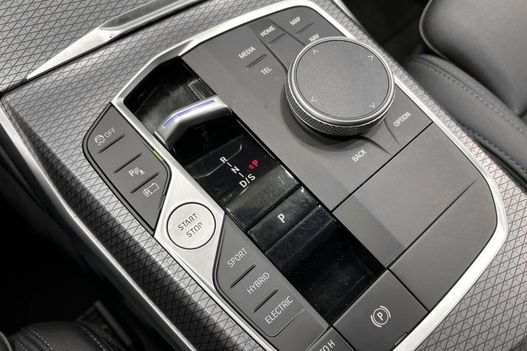 BMW 3-SARJA 2024