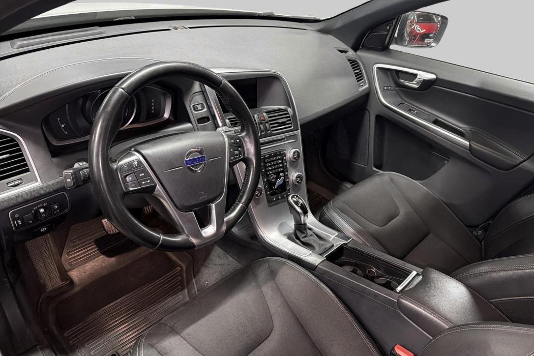 VOLVO XC60 2017