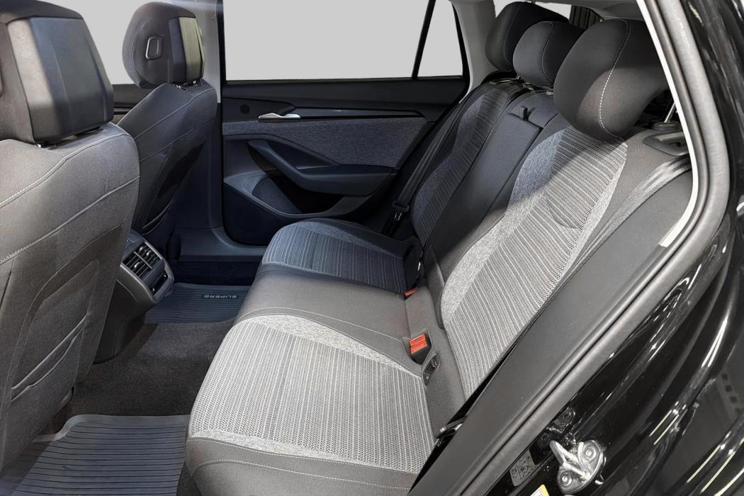 SKODA Superb 2025