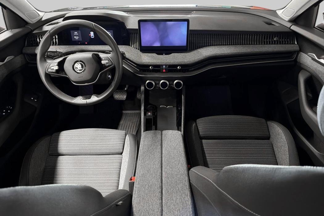 SKODA Superb 2025