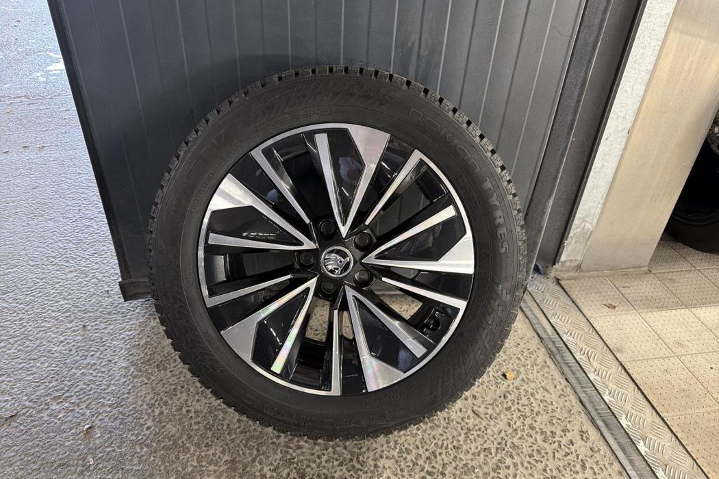 SKODA Superb 2025