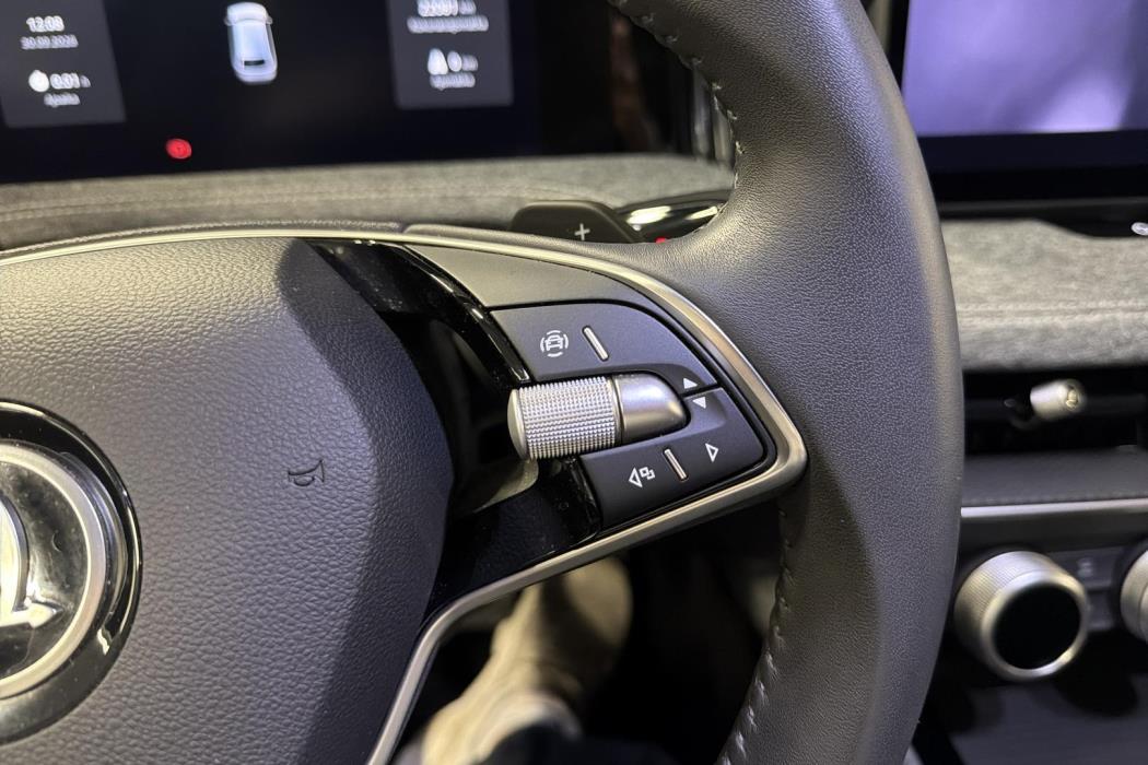 SKODA Superb 2025