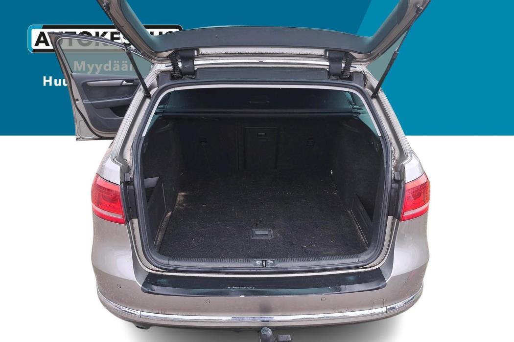 VOLKSWAGEN Passat 2012