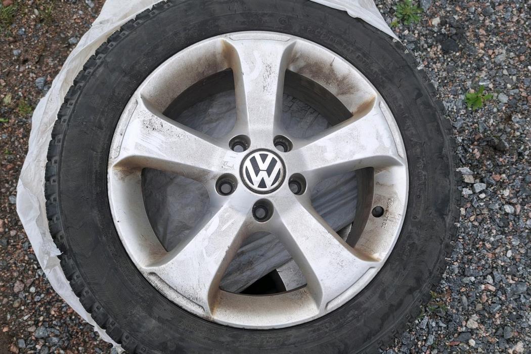 VOLKSWAGEN Passat 2012