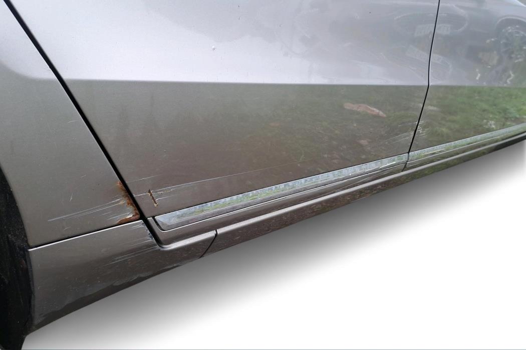 VOLKSWAGEN Passat 2012