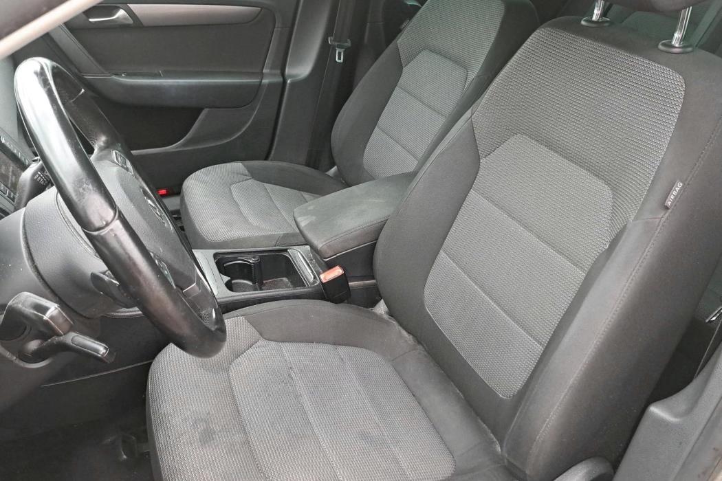 VOLKSWAGEN Passat 2012