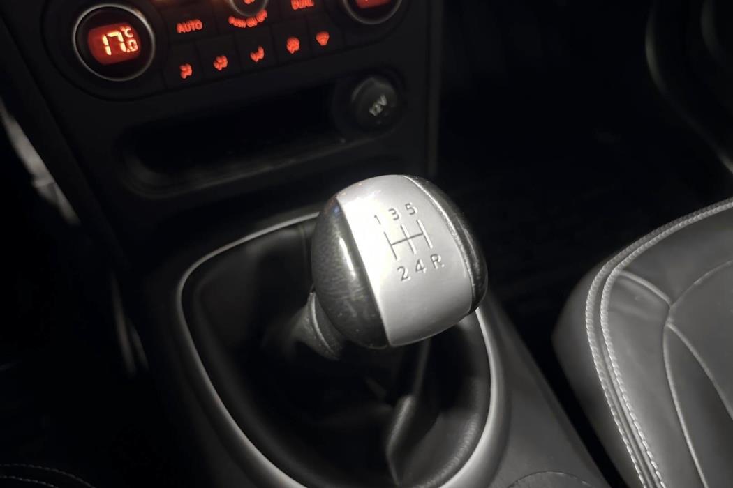 NISSAN Qashqai 2013