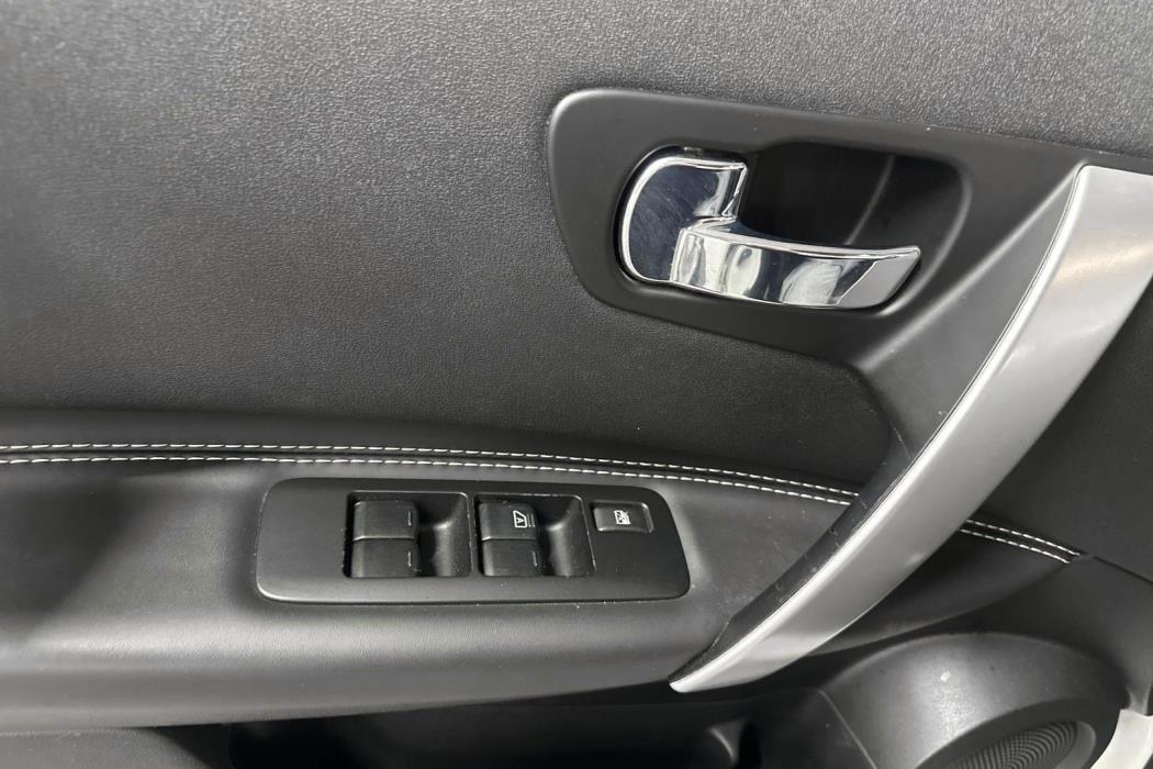 NISSAN Qashqai 2013