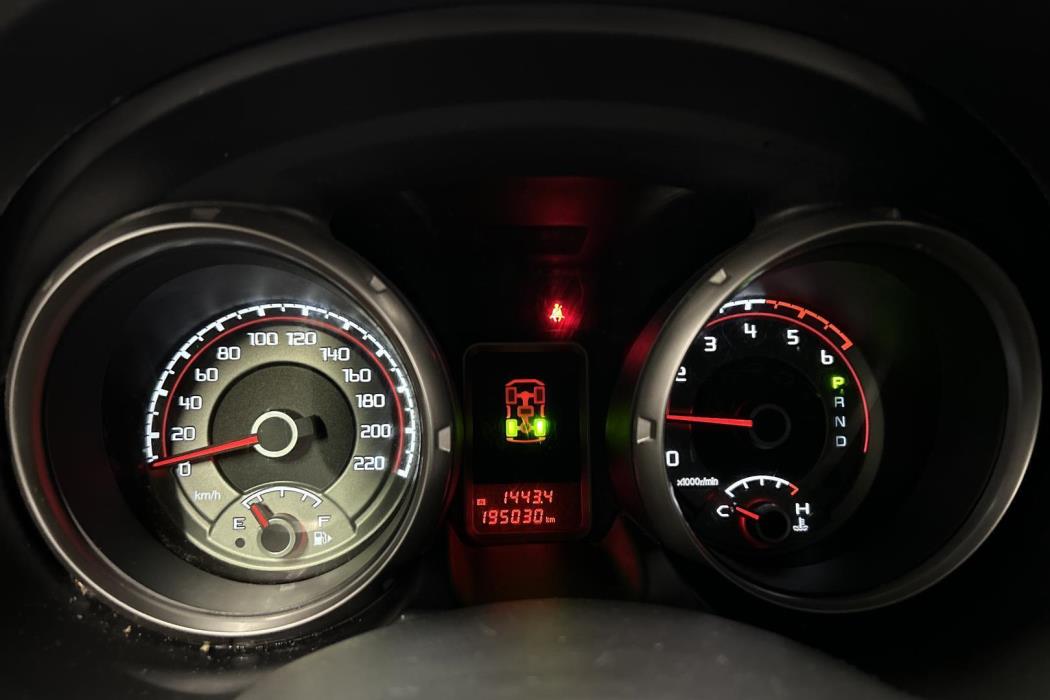 MITSUBISHI Pajero 2016