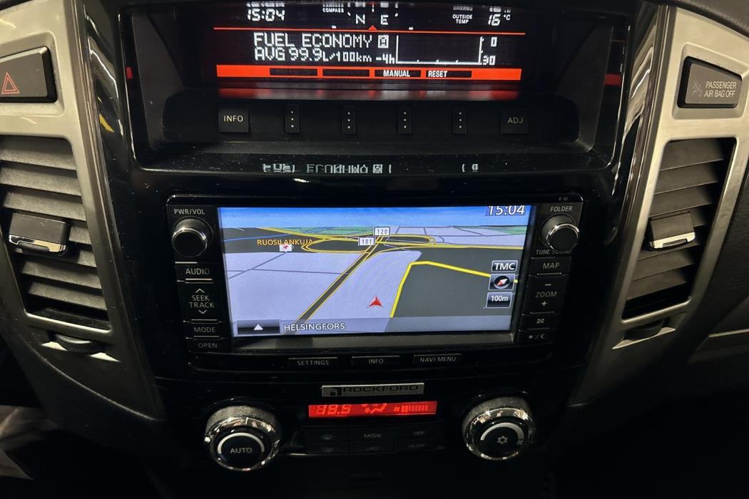 MITSUBISHI Pajero 2016