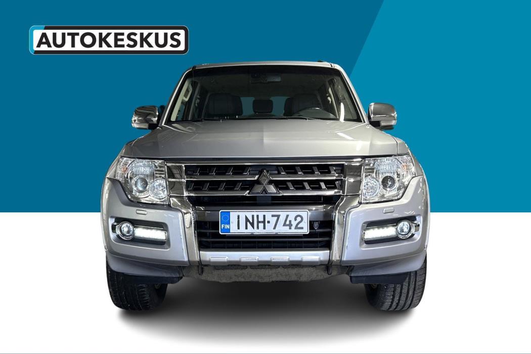 MITSUBISHI Pajero 2016