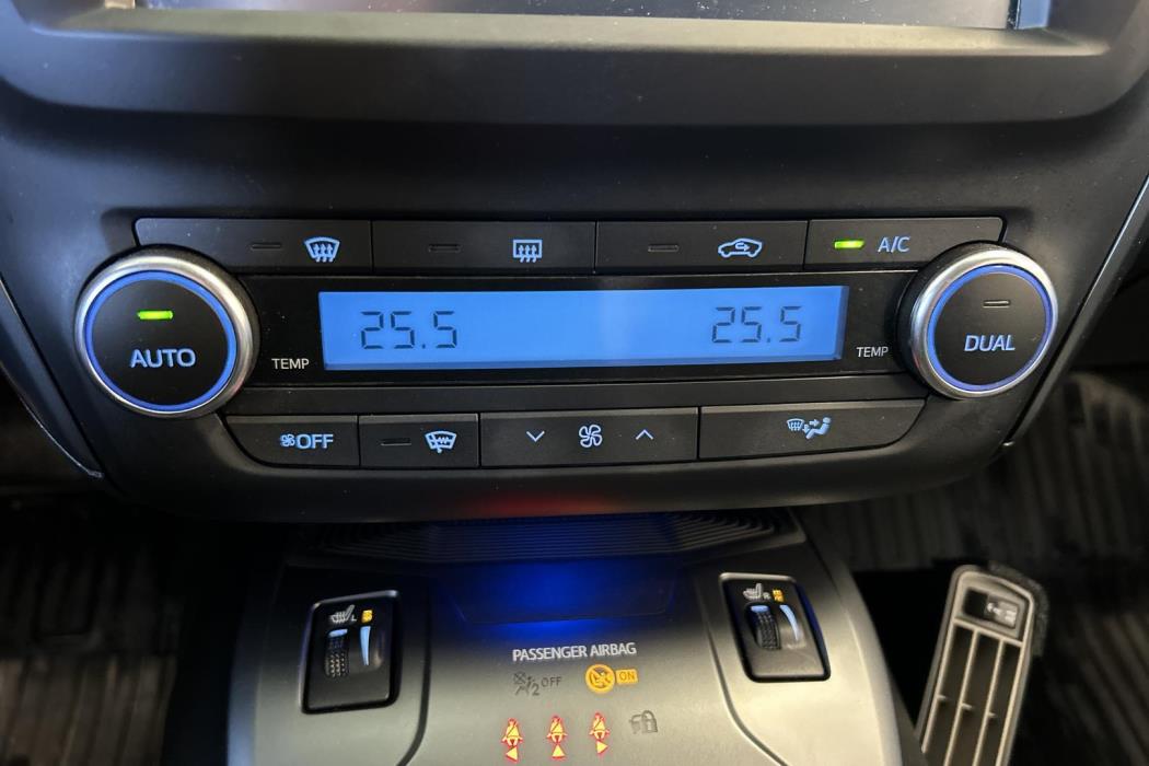 TOYOTA Avensis 2018