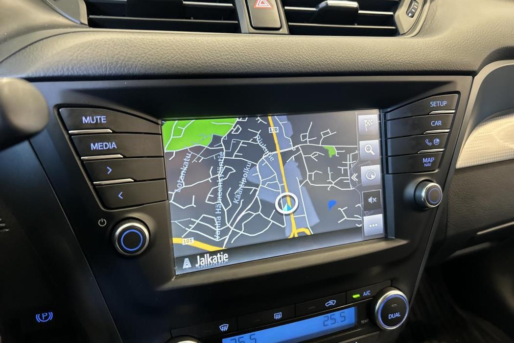 TOYOTA Avensis 2018