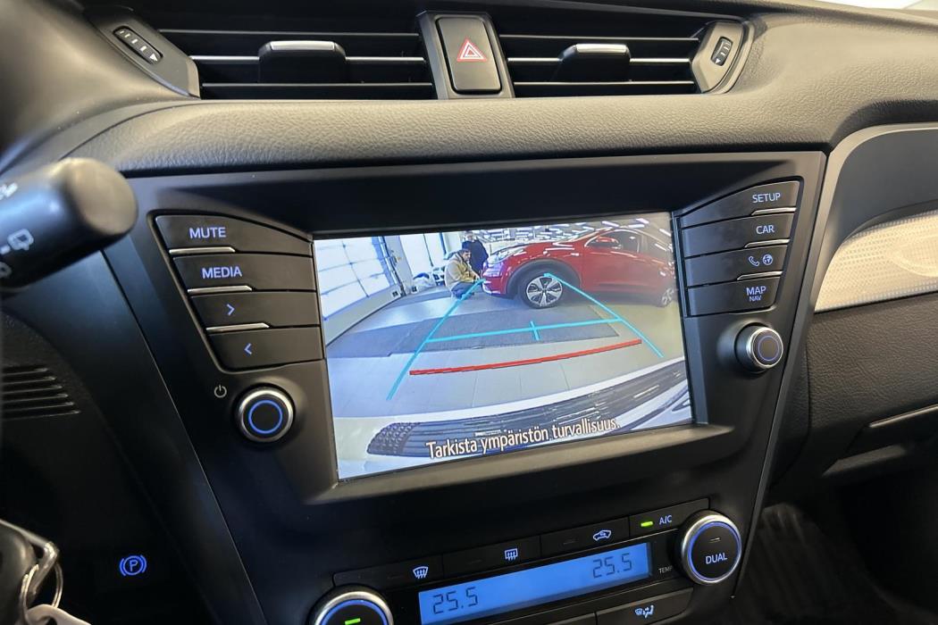 TOYOTA Avensis 2018