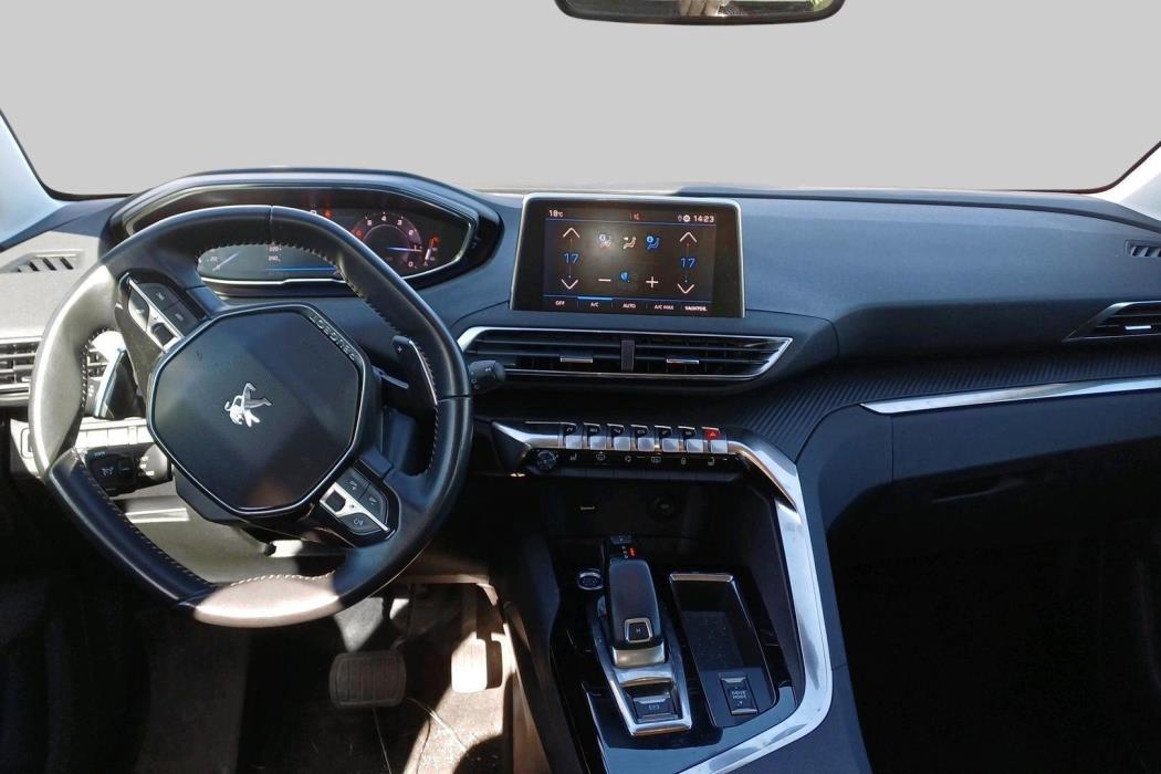 PEUGEOT 5008 2021