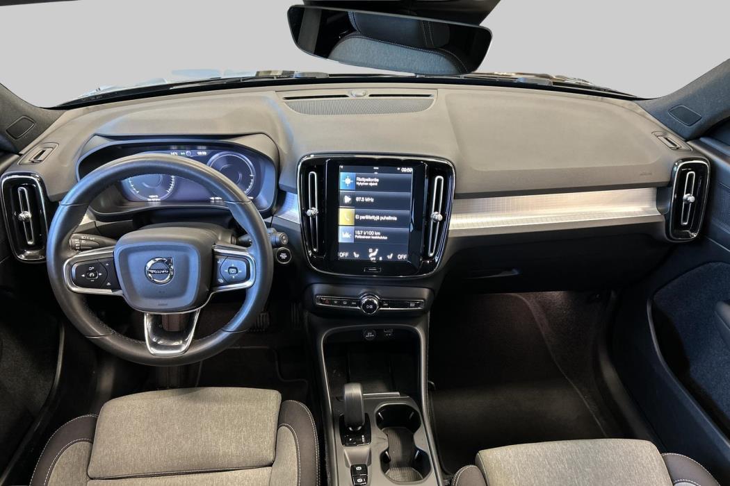 VOLVO XC40 2023