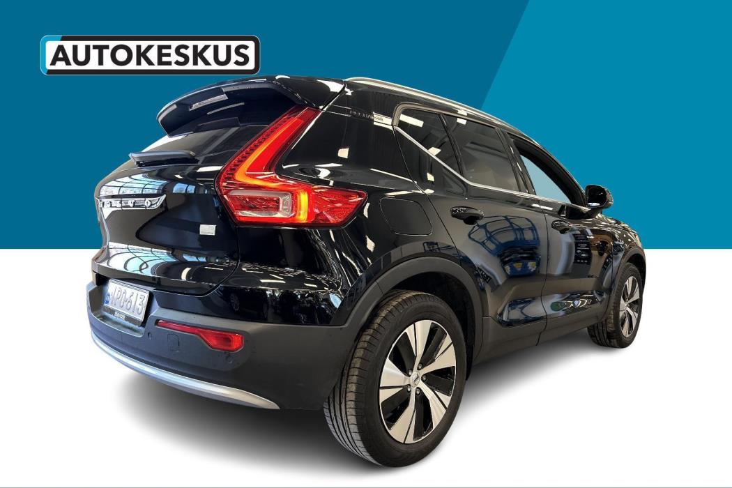 VOLVO XC40 2023