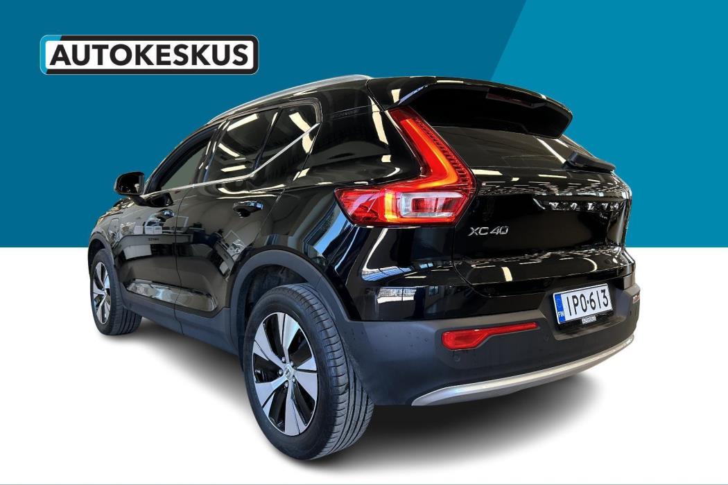 VOLVO XC40 2023