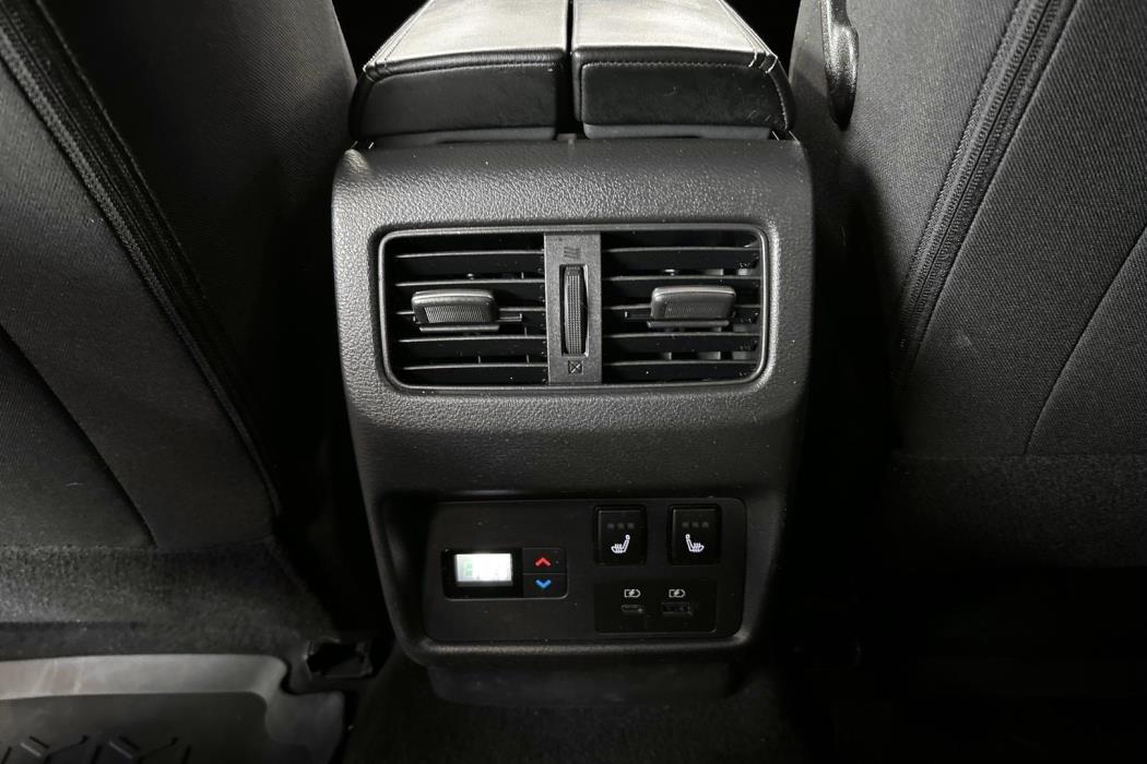 NISSAN X-Trail 2024