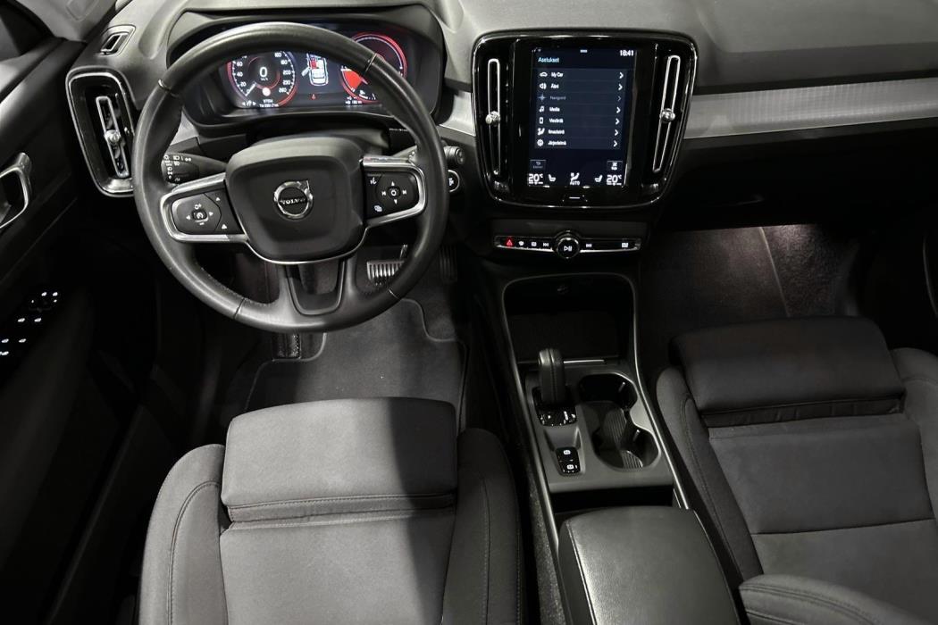 VOLVO XC40 2021