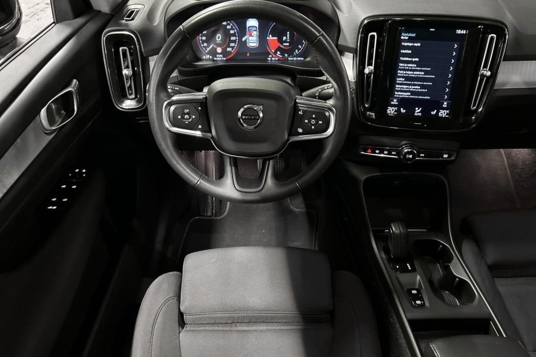VOLVO XC40 2021