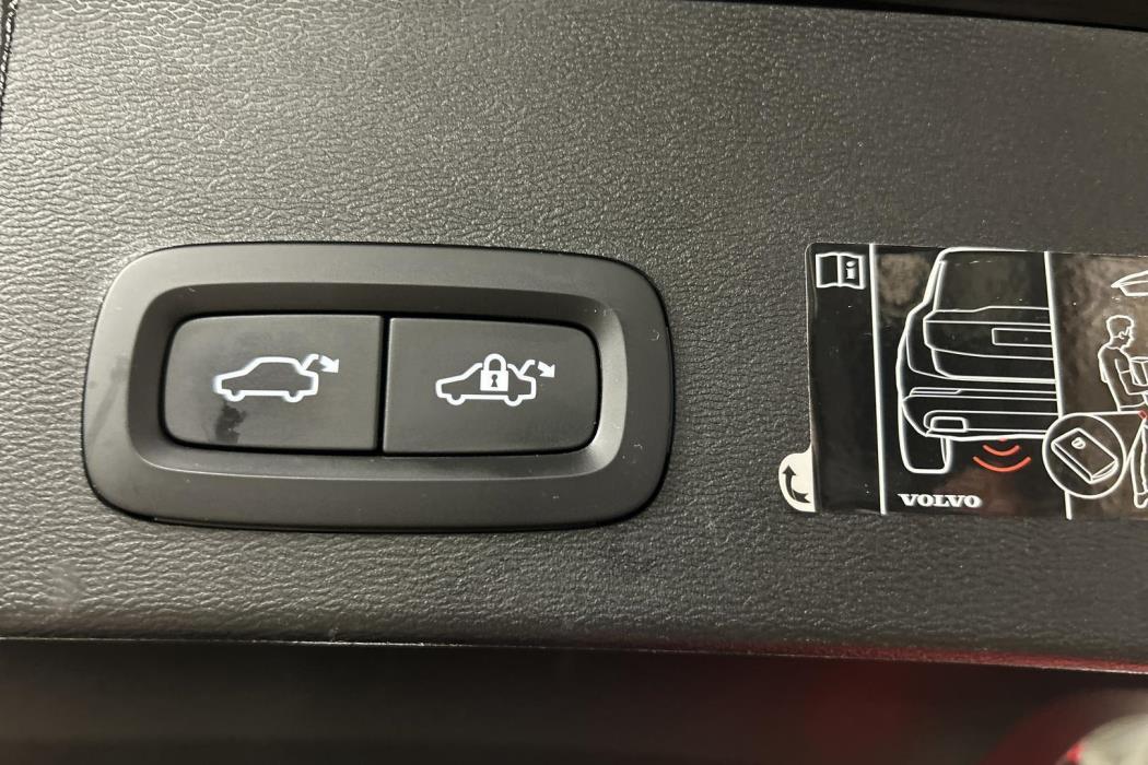 VOLVO XC40 2021