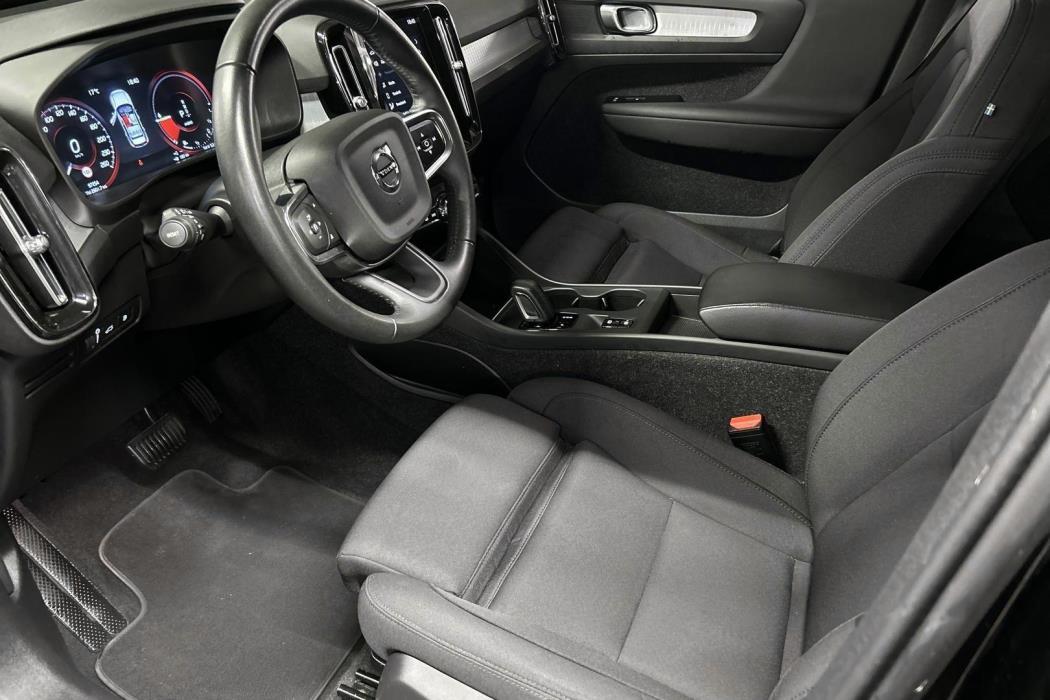 VOLVO XC40 2021