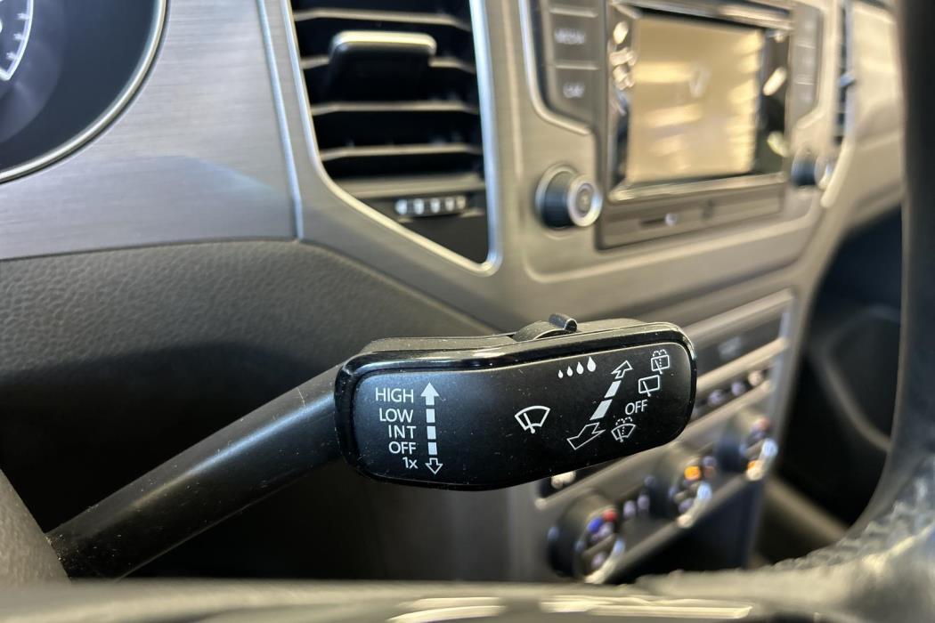 VOLKSWAGEN Golf Sportsvan 2017